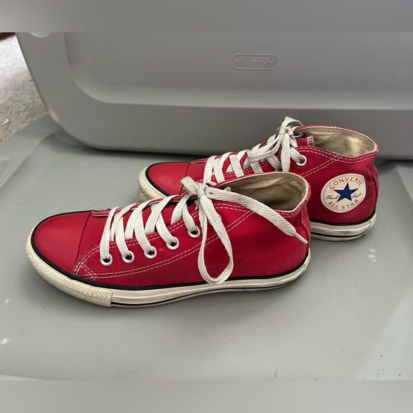 Converse Red sneakers tennis shoes  mid-tops 7 - Picture 1 of 5